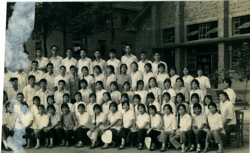 七八级学生毕业留念